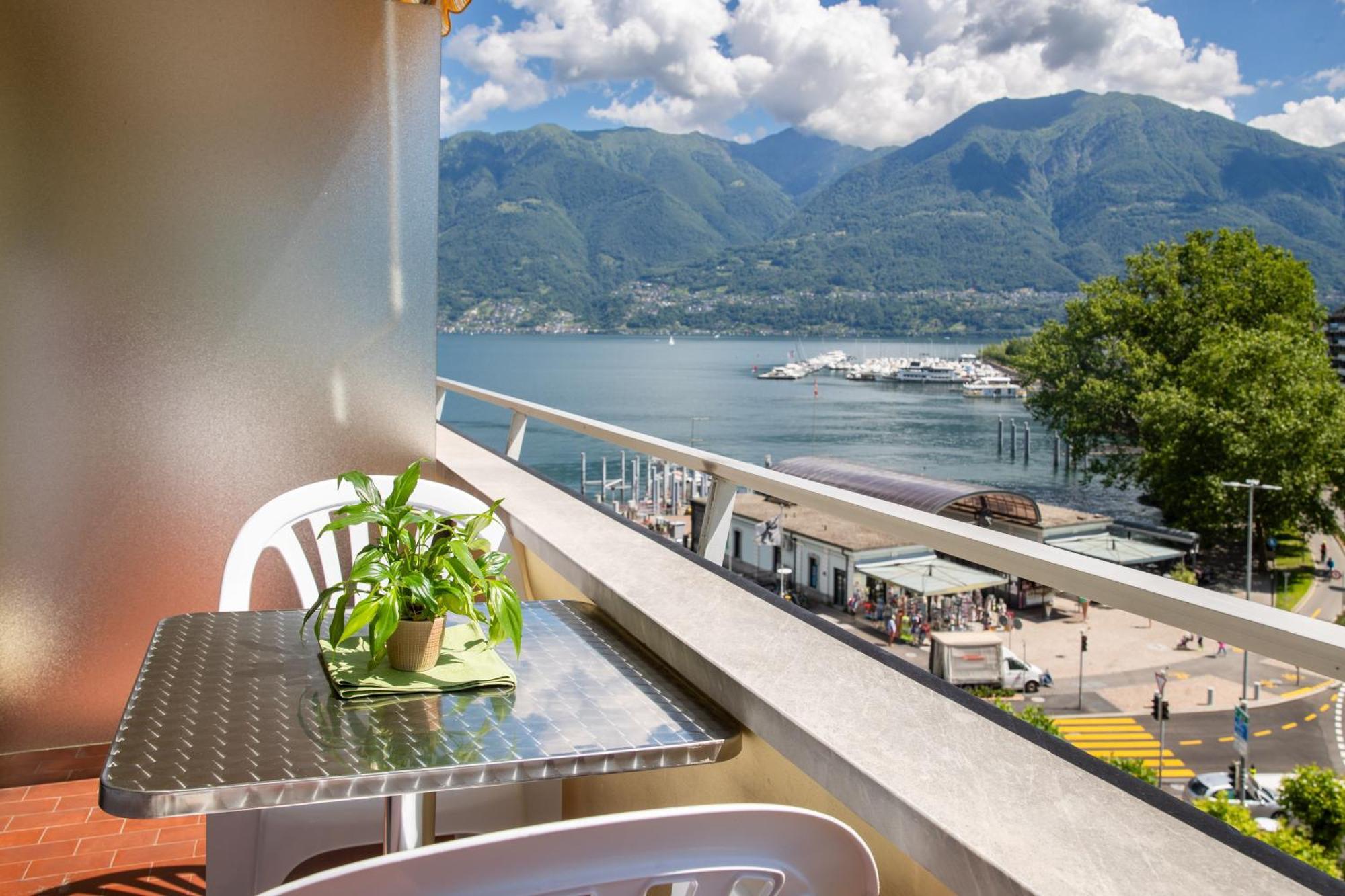 Hotel Rondinella Locarno Exterior photo