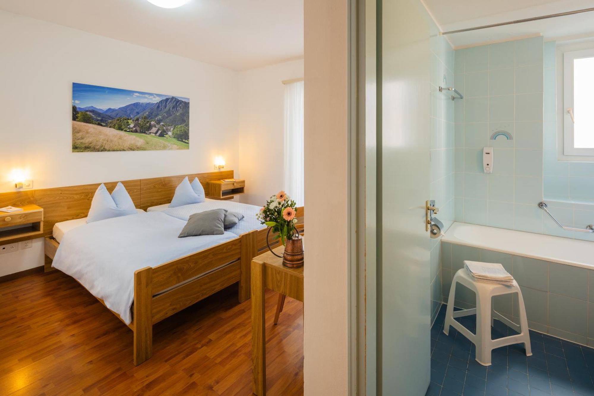 Hotel Rondinella Locarno Exterior photo